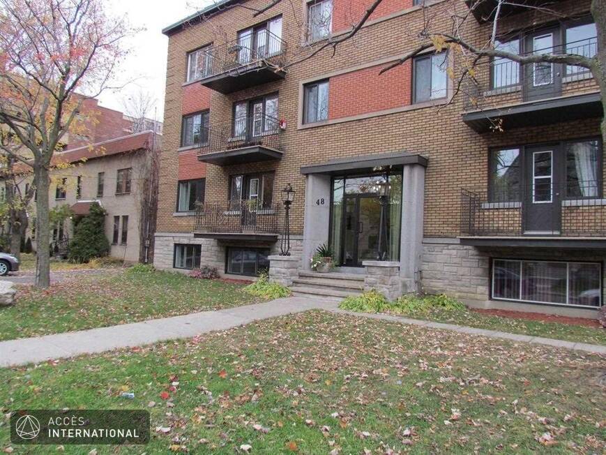 Superbe condo meublé et equipé à louer au coeur du village urbain de