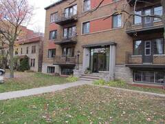 Superb Condo fully furnished and equipped for rent in the heart of Saint-Lambert