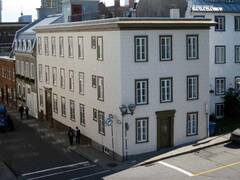 Secteur Vieux-Québec, condominium à louer complètement meublé et équipé à proximité de la porte St-Jean
