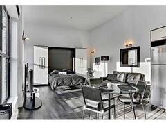 Loft urbain, neuf, moderne à louer meublé et équipé à 2 pas du Vieux-Québec