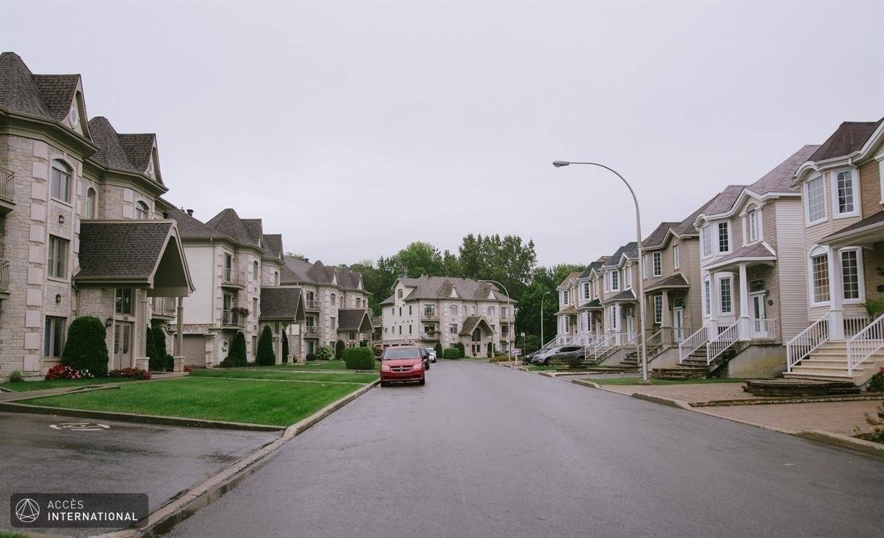 Modern condo for rent fully furnished in Laval, Fabreville sector