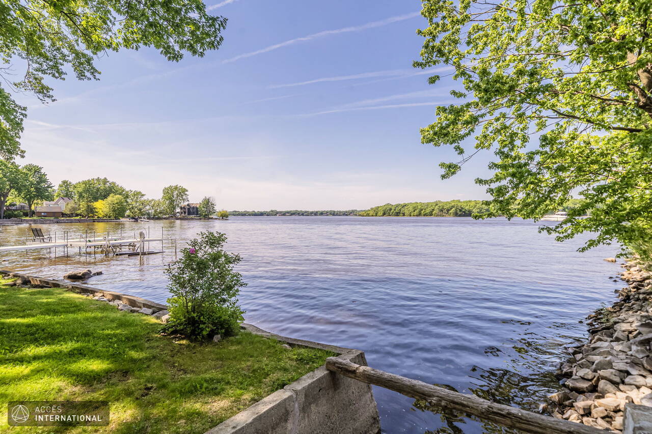 Property MIP003 House from region Monteregie, sector L'ÎlePerrot