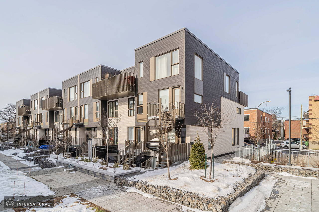 Furnished townhouse style apartment for rent in Shop Angus Rosemont