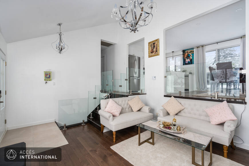 Charming house for rent in SainteRose, Laval Accès International Accès International