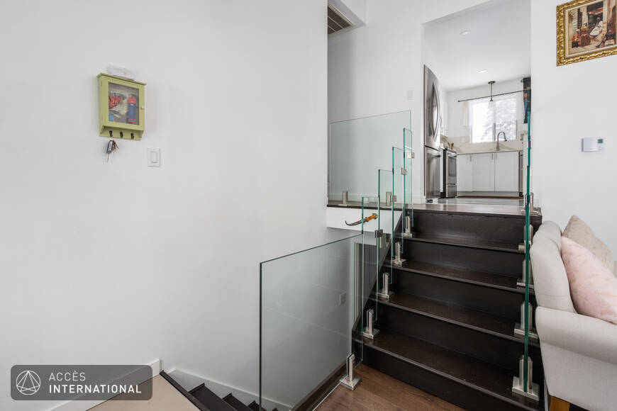 Charming house for rent in SainteRose, Laval Accès International Accès International