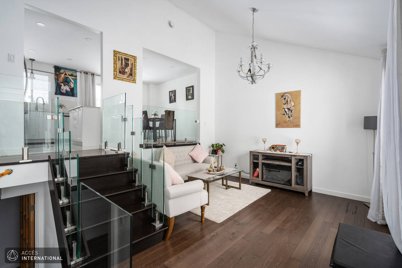 Charming house for rent in SainteRose, Laval Accès International Accès International