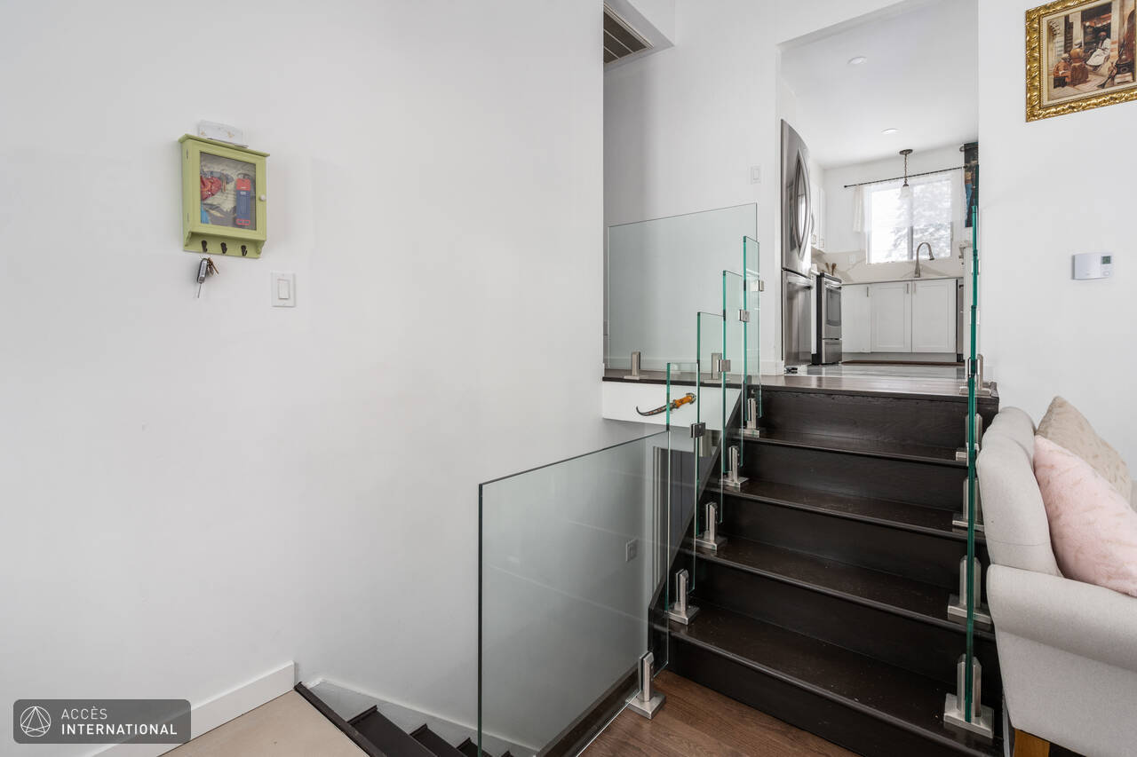 Charmante maison à louer à SainteRose, Laval Accès International