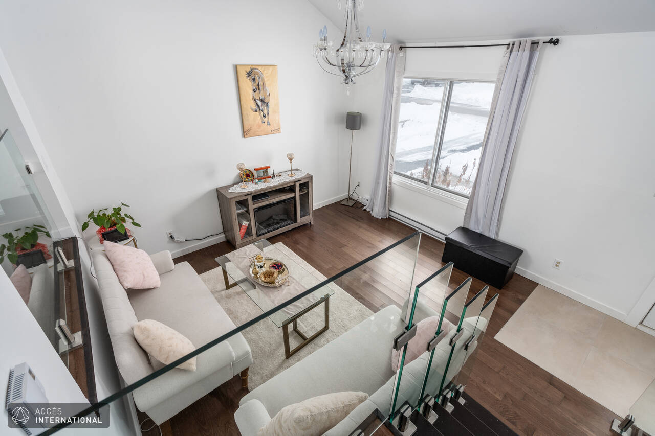 Charming house for rent in SainteRose, Laval Accès International Accès International